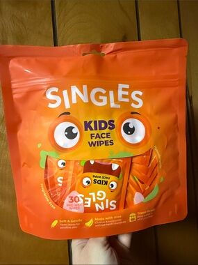 Swype wipes Single Kids Face Wipes - Orange | Gentle Pre-Wet Wipes